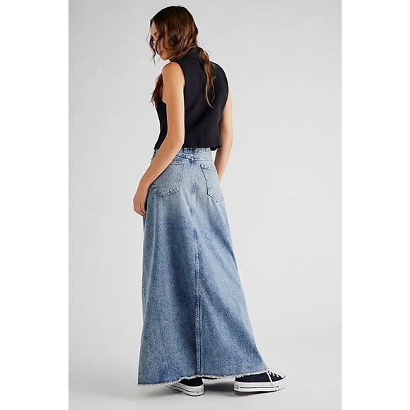 New FREE PEOPLE We The Free Come As You Are Denim Maxi Skirt $118 SIZE 4 Raw Hem - Picture 3 of 5
